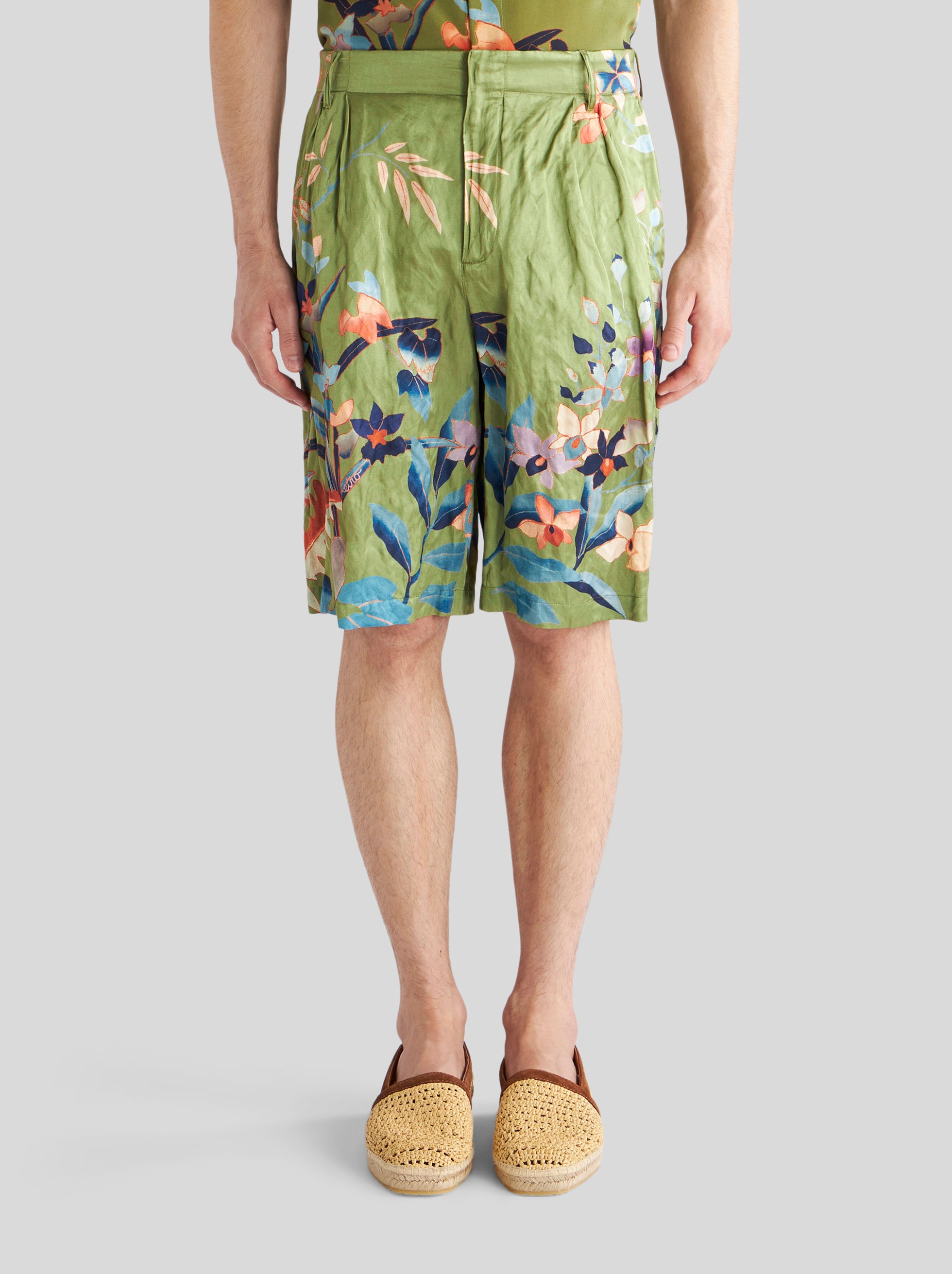 BERMUDAS WITH LEAFY FLORAL PRINT - 2