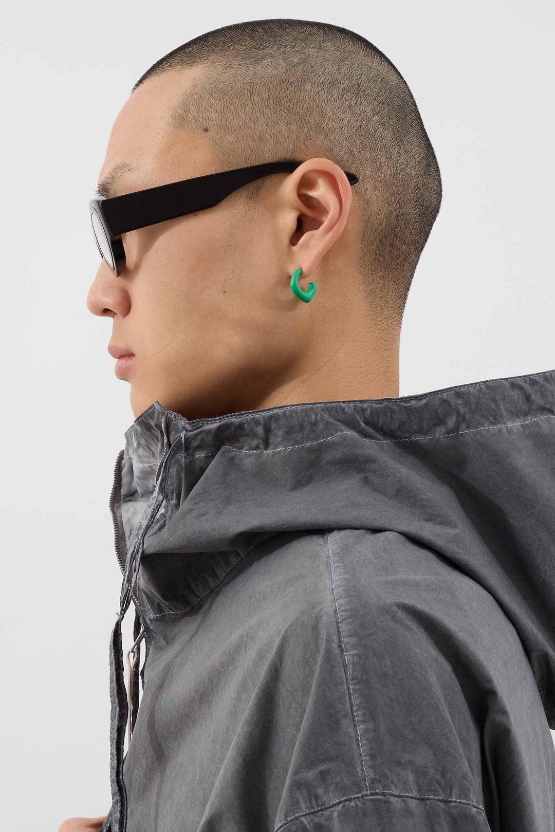 SINGLE METALLIZED EARRING / green matte - 2