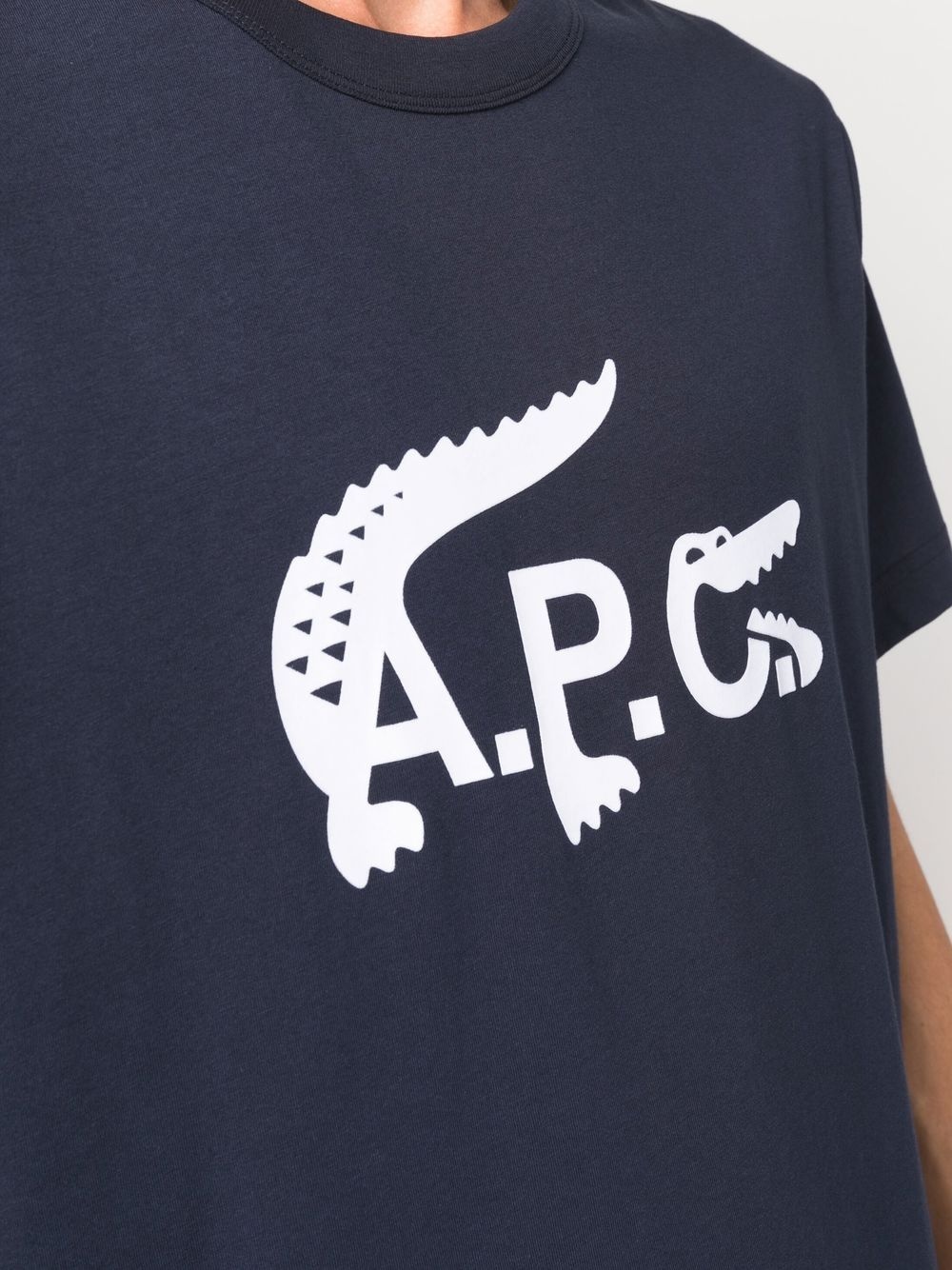 x A.P.C. logo-print cotton T-shirt - 6