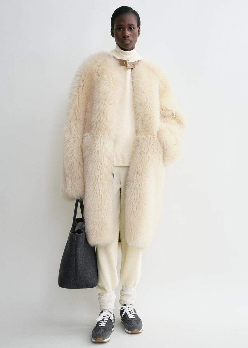 Totême Two-way shearling coat cream/caramel outlook