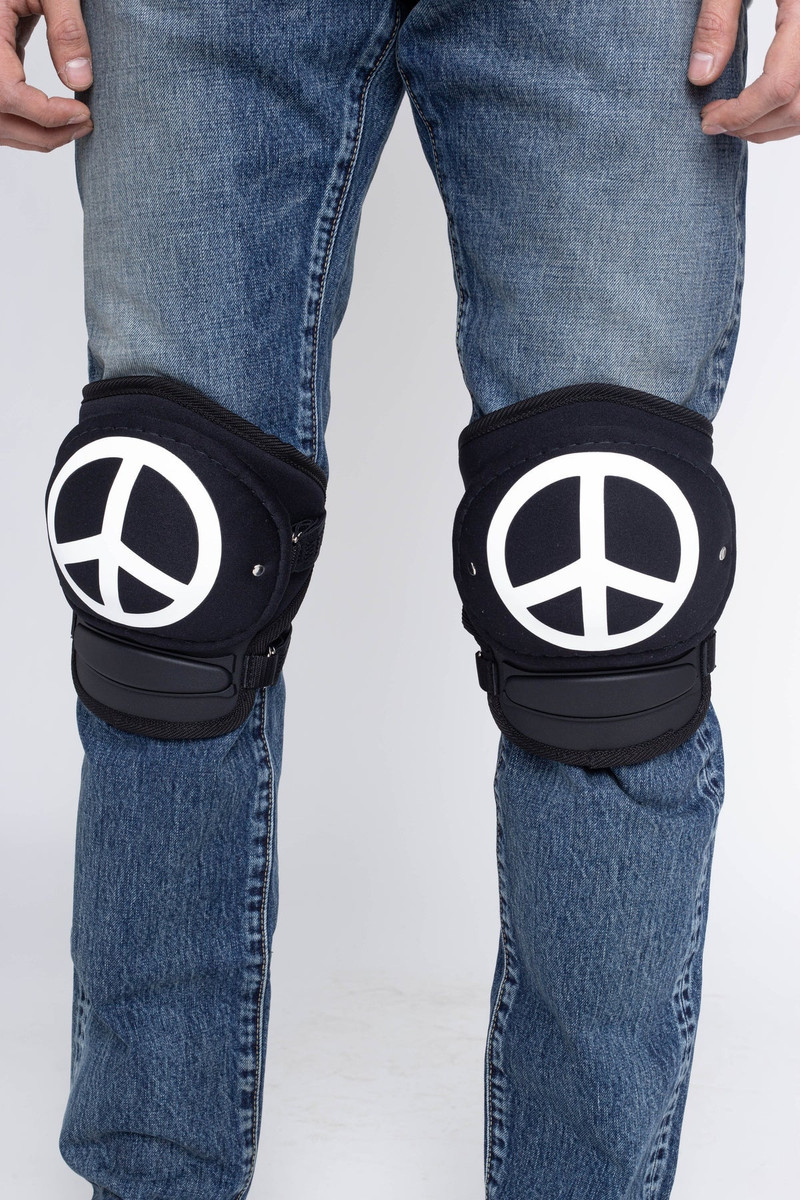 Kapital PEACE Knee Pad outlook