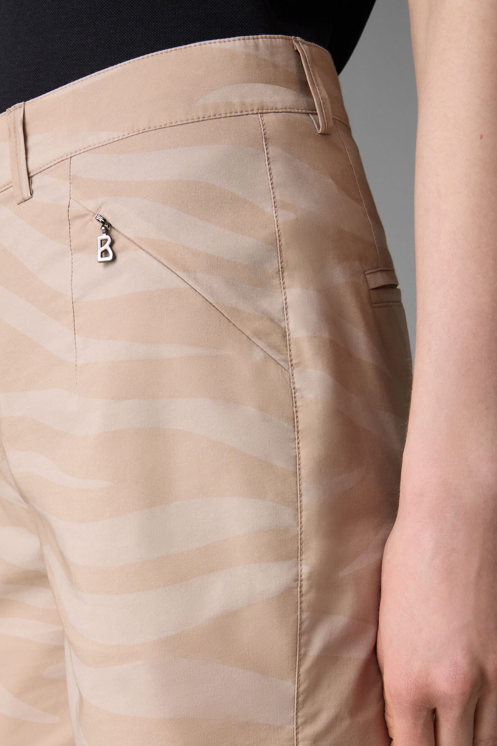 Lora Functional shorts in Beige - 5