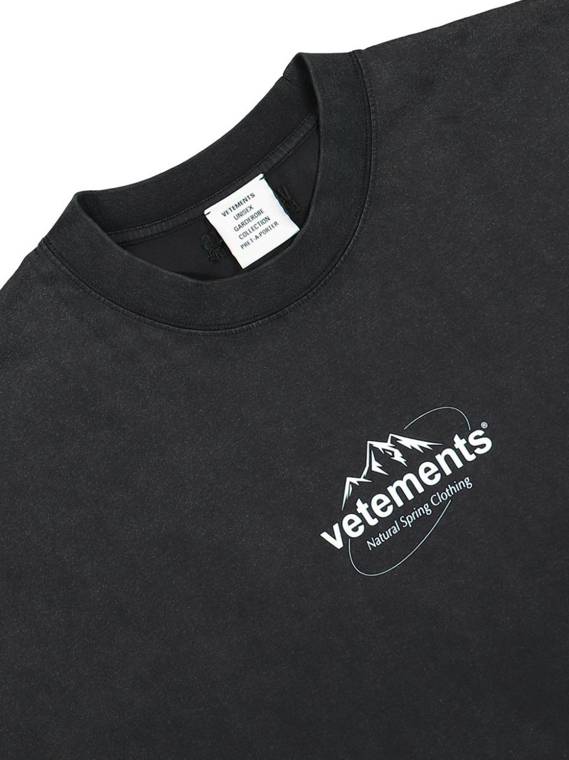 VETEMENTS Spring Water Logo T-shirt outlook