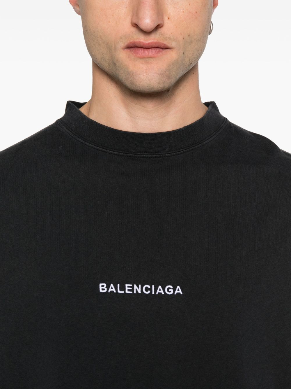 logo-embroidered sleeve-patch t-shirt - 5