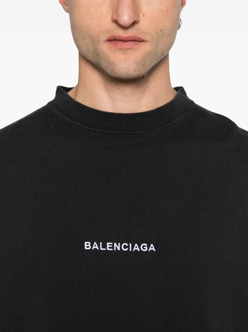 logo-embroidered sleeve-patch t-shirt 5