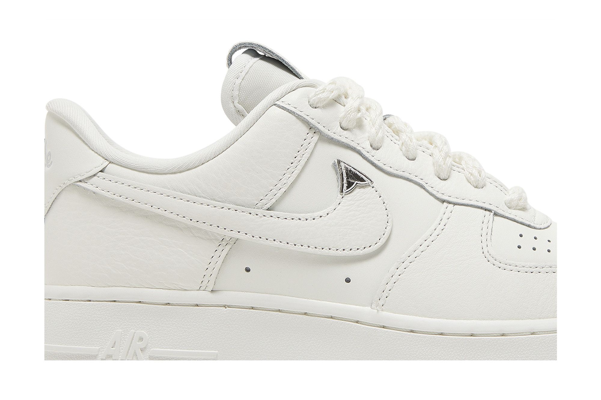 Wmns Air Force 1 '07 LV8 'Needlework' - 2