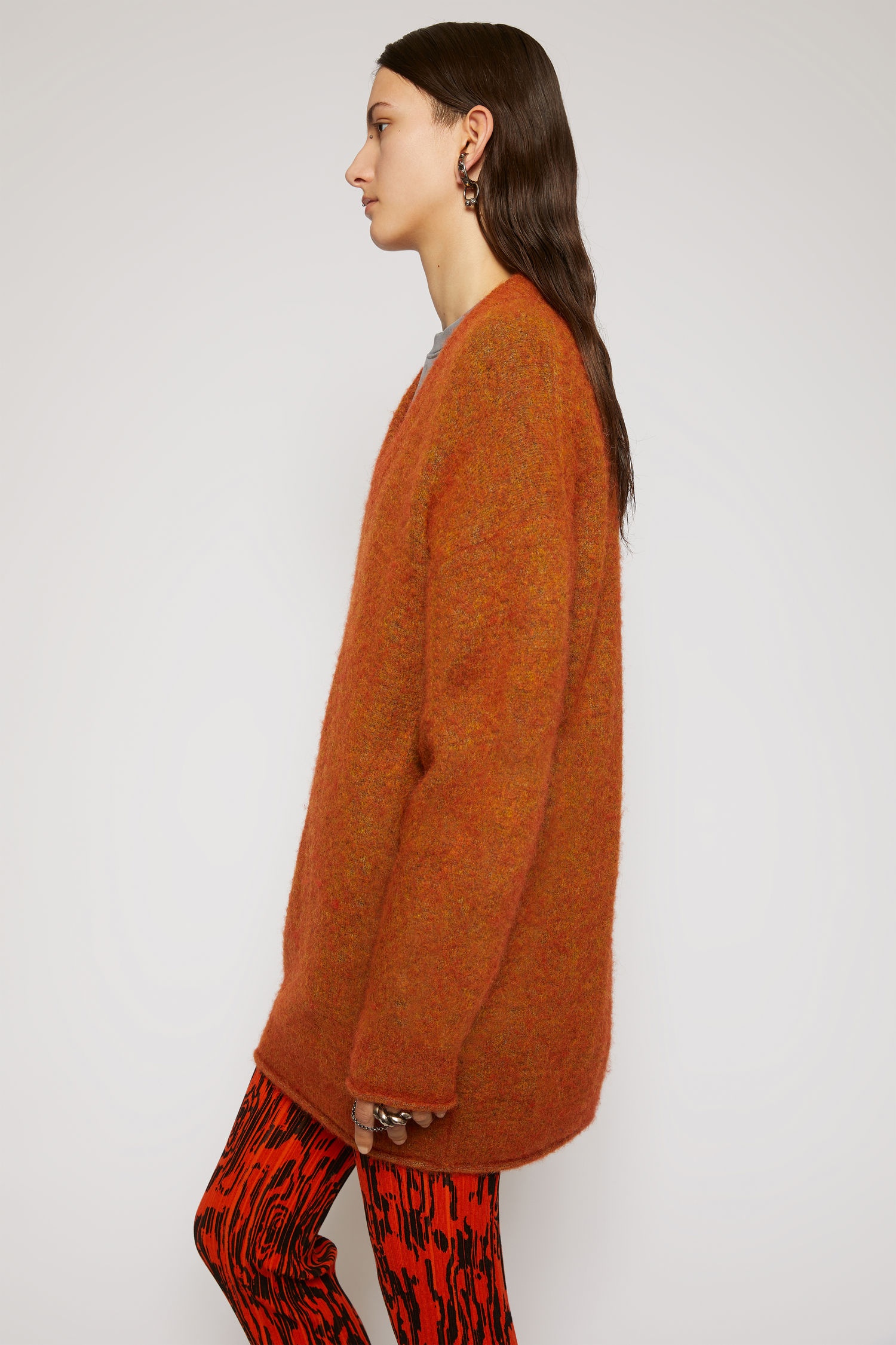 Oversized v-neck sweater pumpkin orange - 3