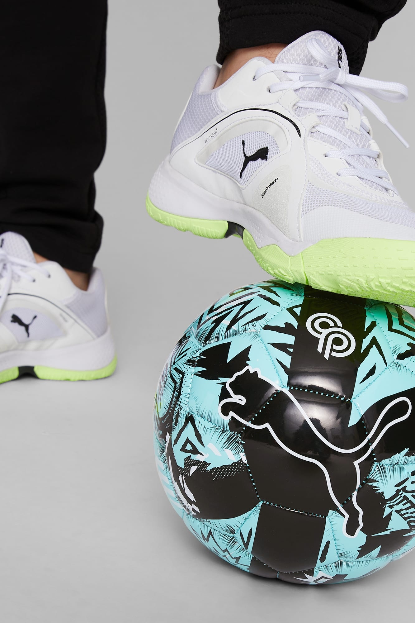 PUMA x CHRISTIAN PULISIC Soccer Ball - 3