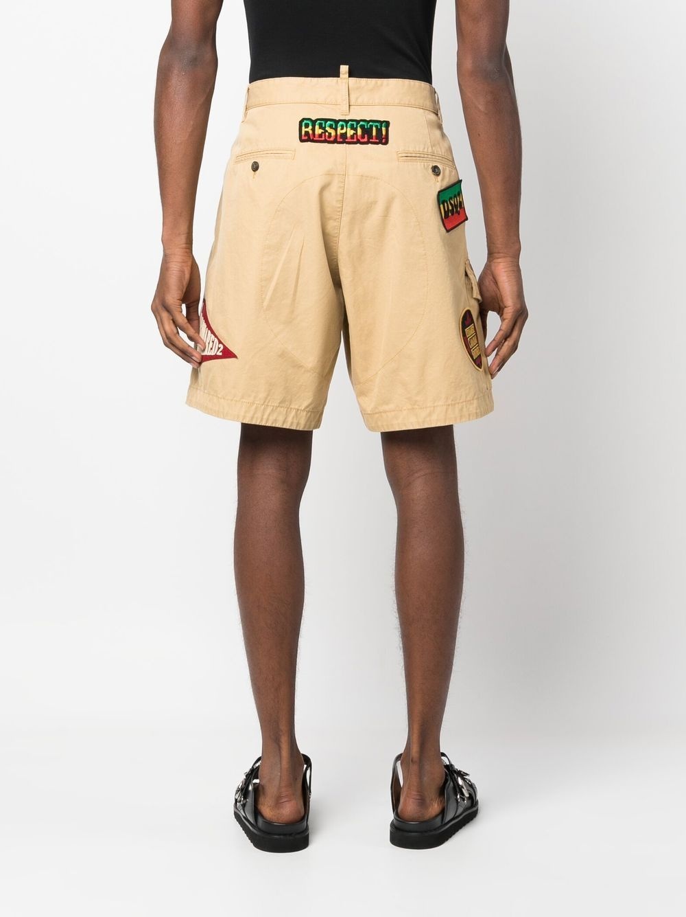patch-detail cargo shorts - 4