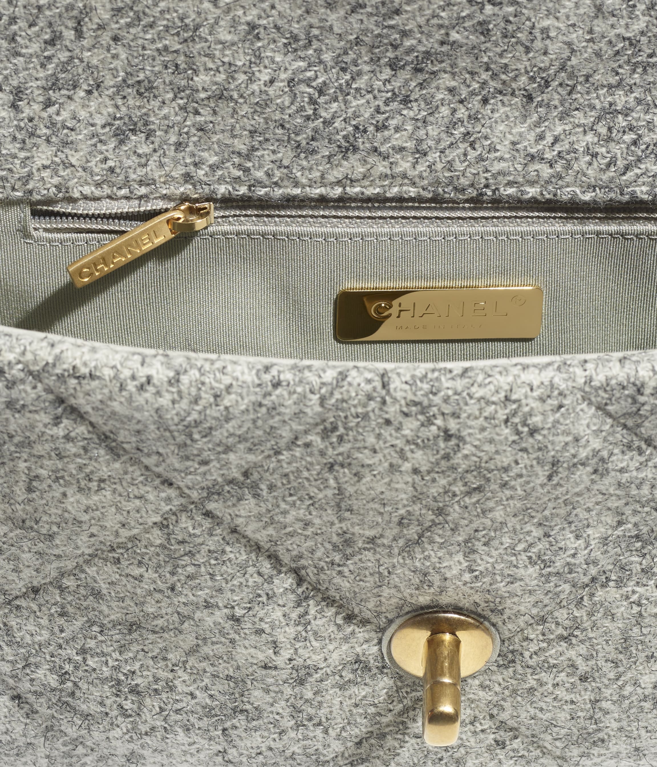 CHANEL 19 Handbag - 2