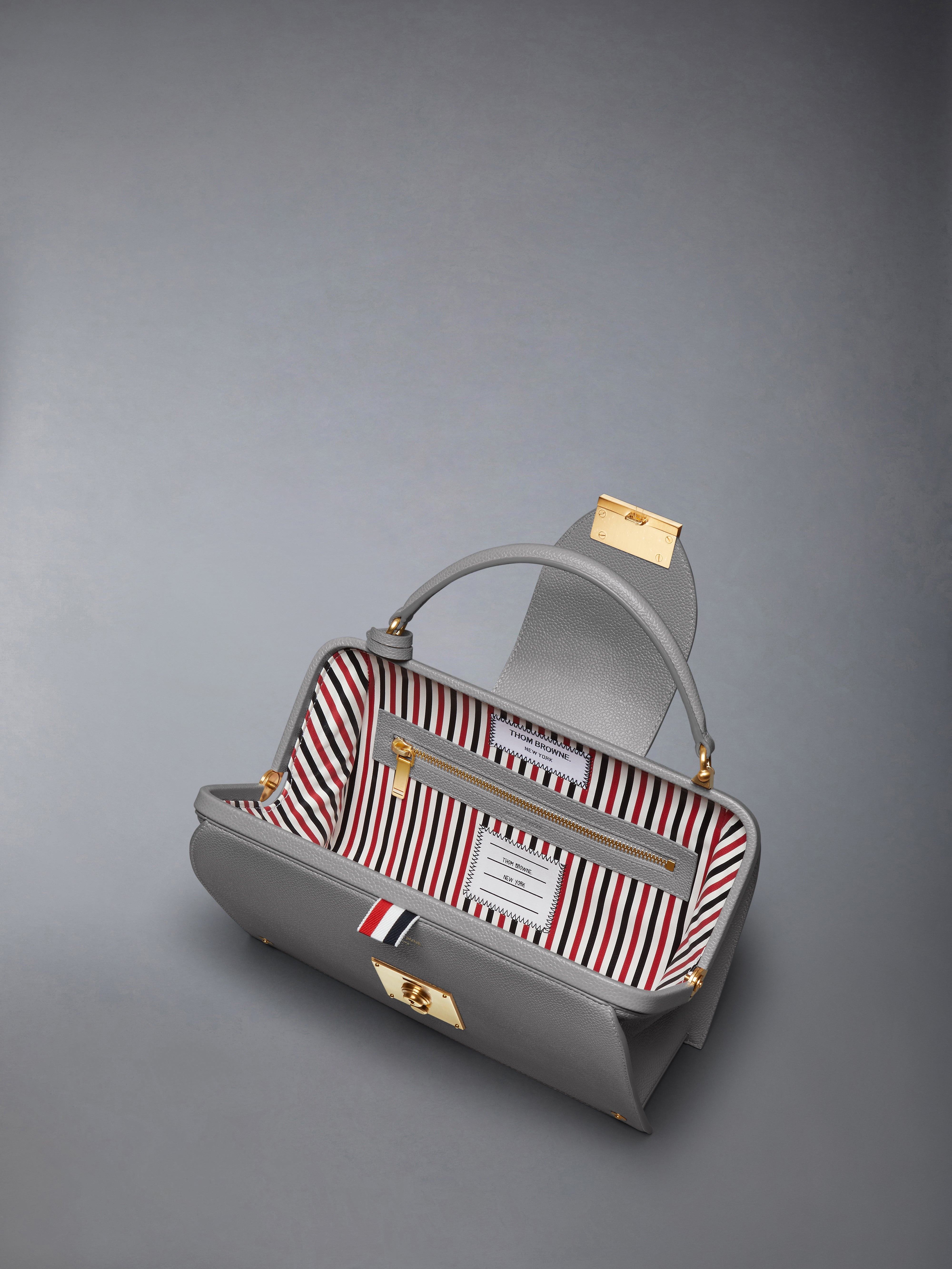 PEBBLE GRAIN MRS. THOM POCKET BOOK - 5