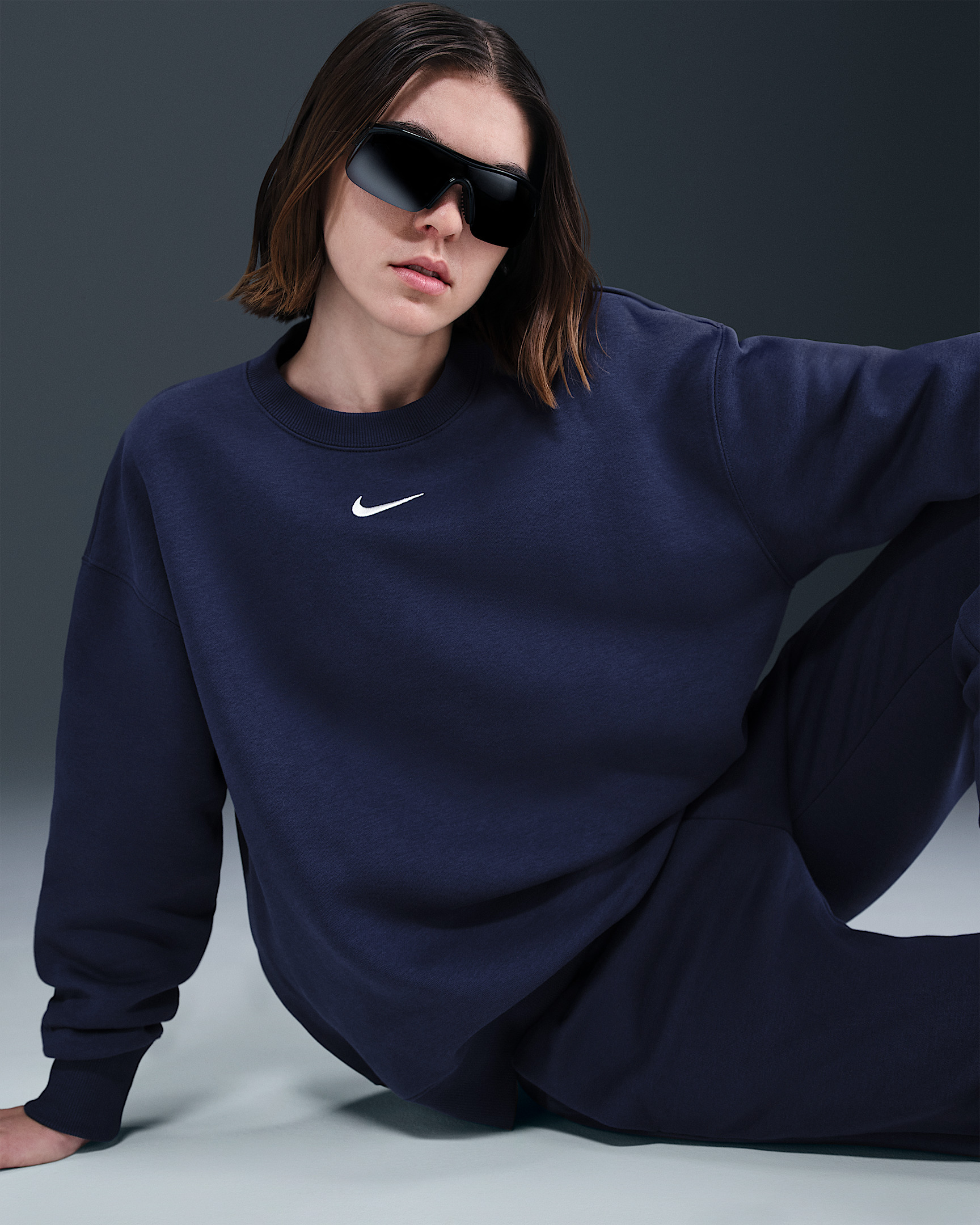 Nike Sportswear Phoenix Fleece Women's Oversized Crew-Neck Sweatshirt - 3