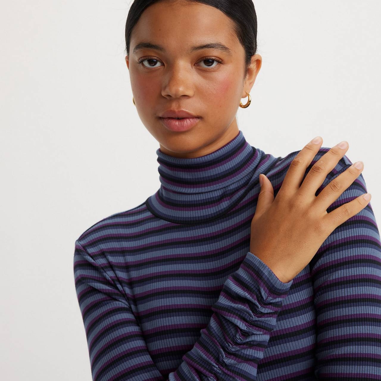 RUCHED TURTLENECK TOP - 4