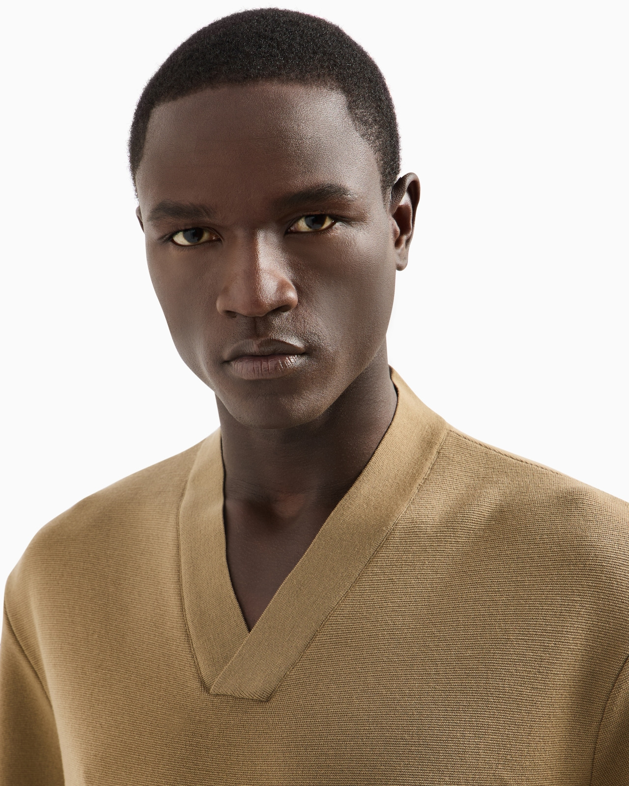 SHORT-SLEEVED V-NECK JUMPER IN VIRGIN WOOL - 6