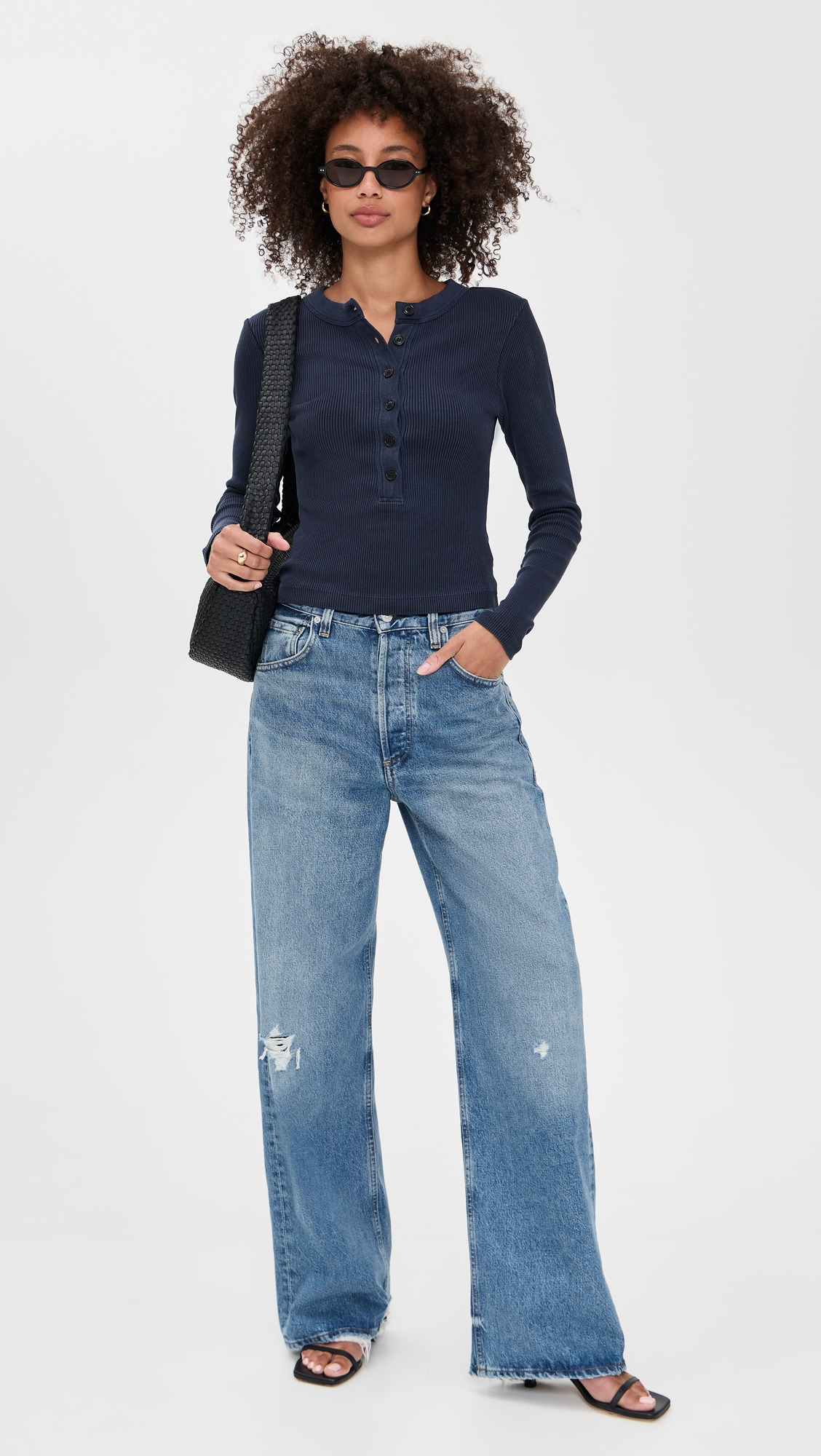 Varra Henley - 4