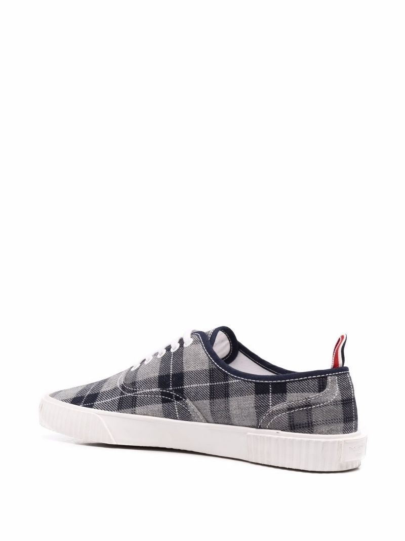 check-pattern low-top sneakers - 3