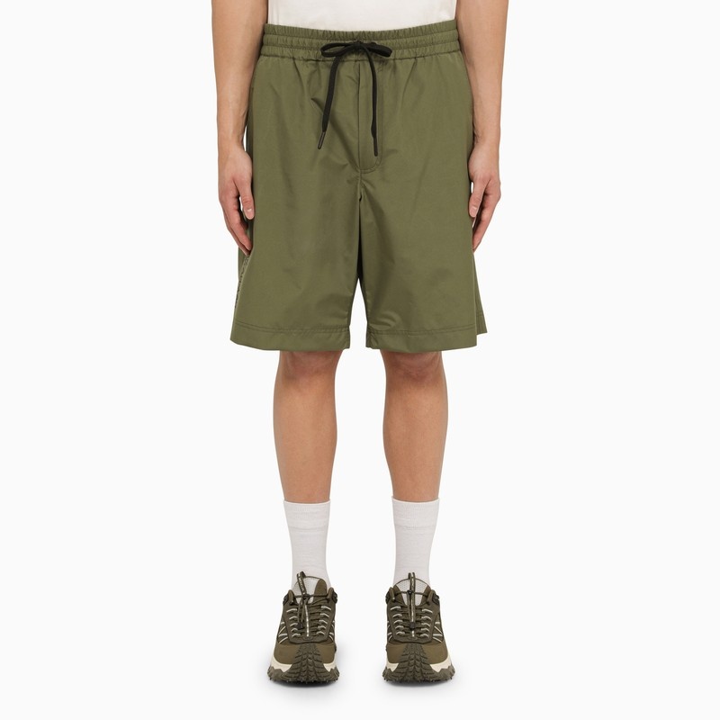 Military green bermuda shorts with logo patch - 1