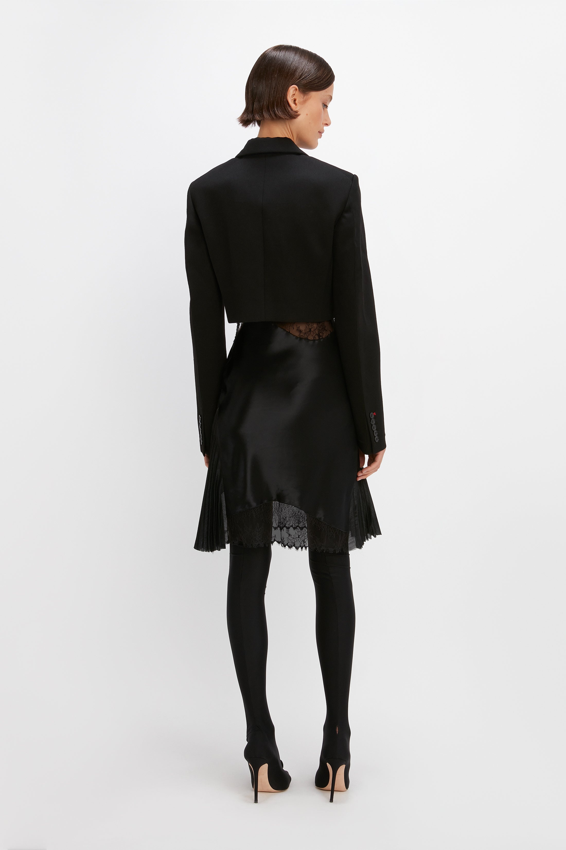 Cropped Tailored Jacket in Black - 4