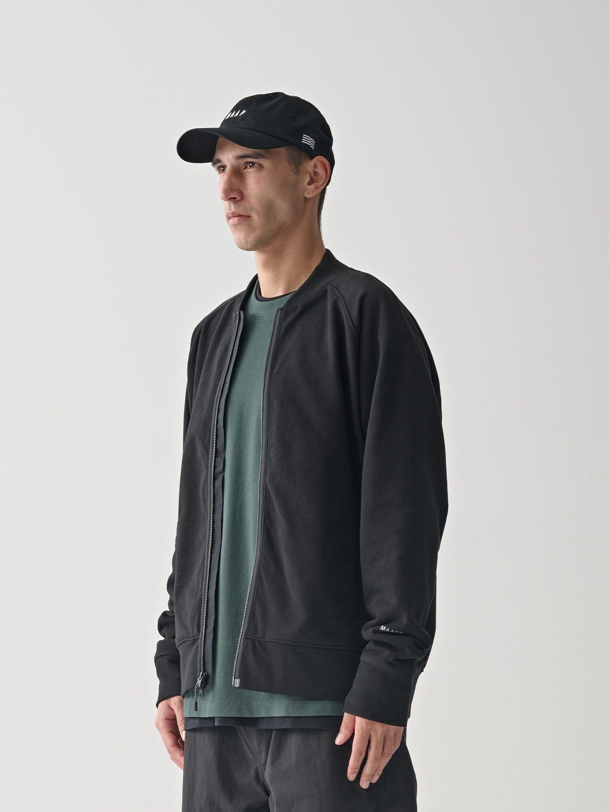 Essentials Zip Crew - 2