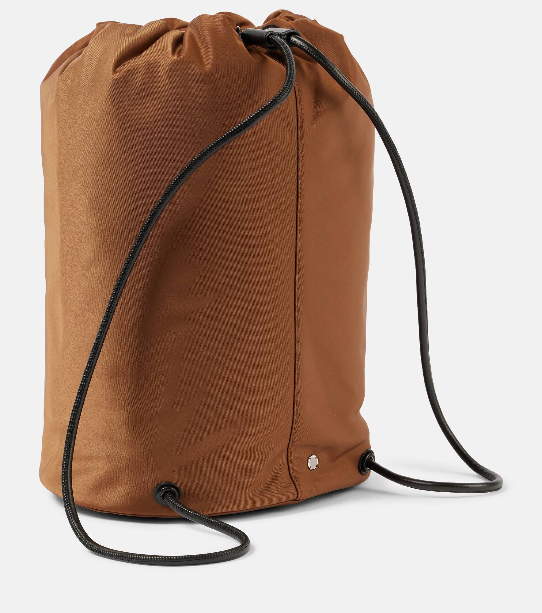 Sporty leather-trimmed backpack - 4