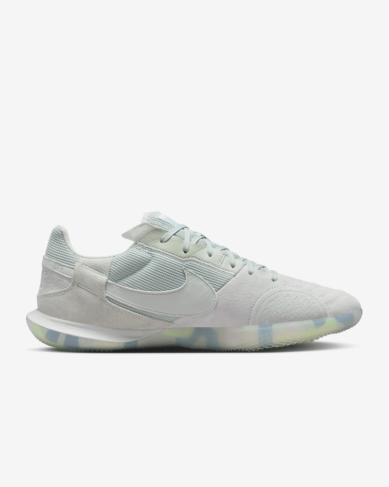 Nike Men's Streetgato SE Low-Top Soccer Shoes 3