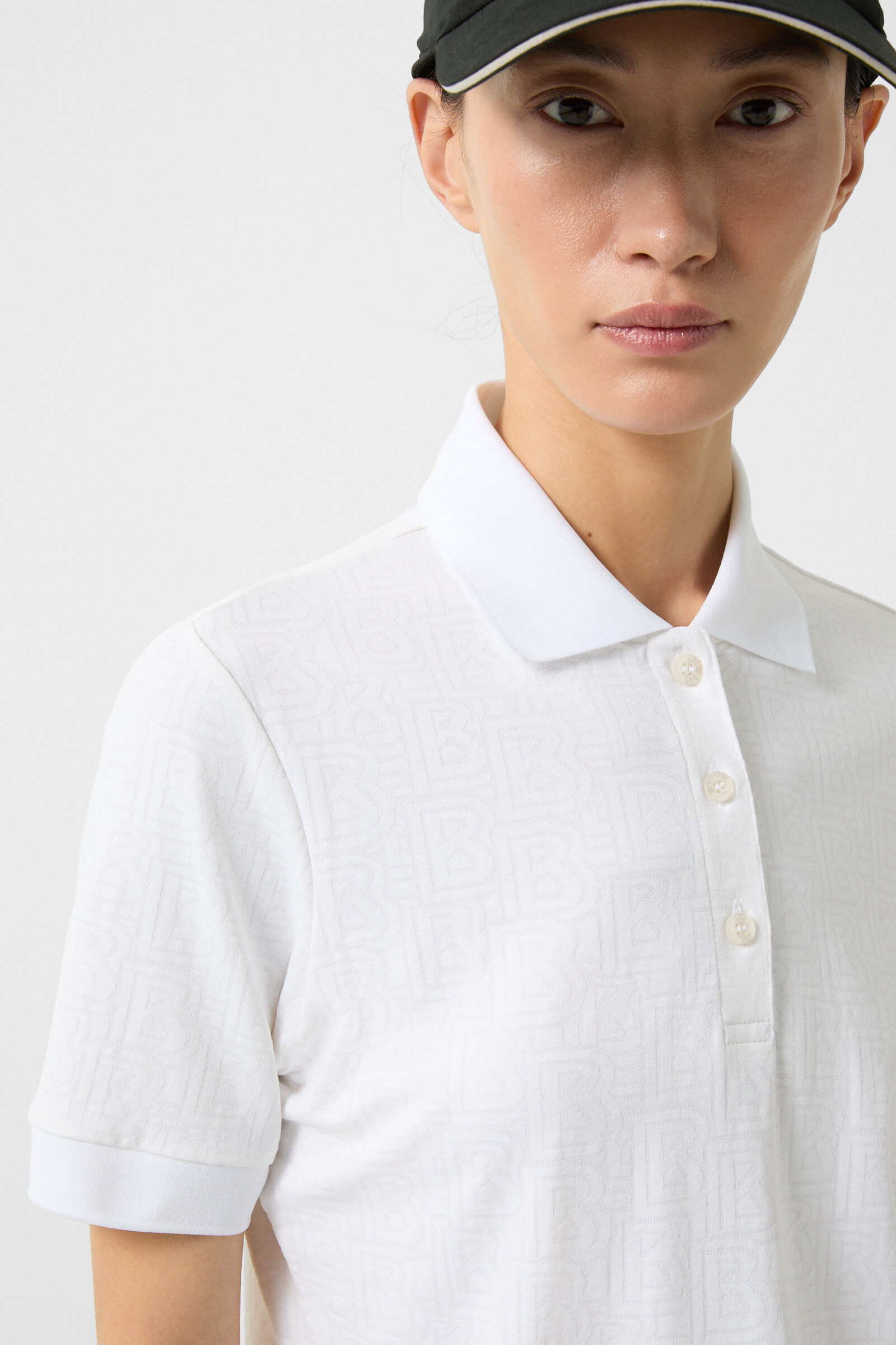 Larina functional short-sleeved top in Off-White - 4