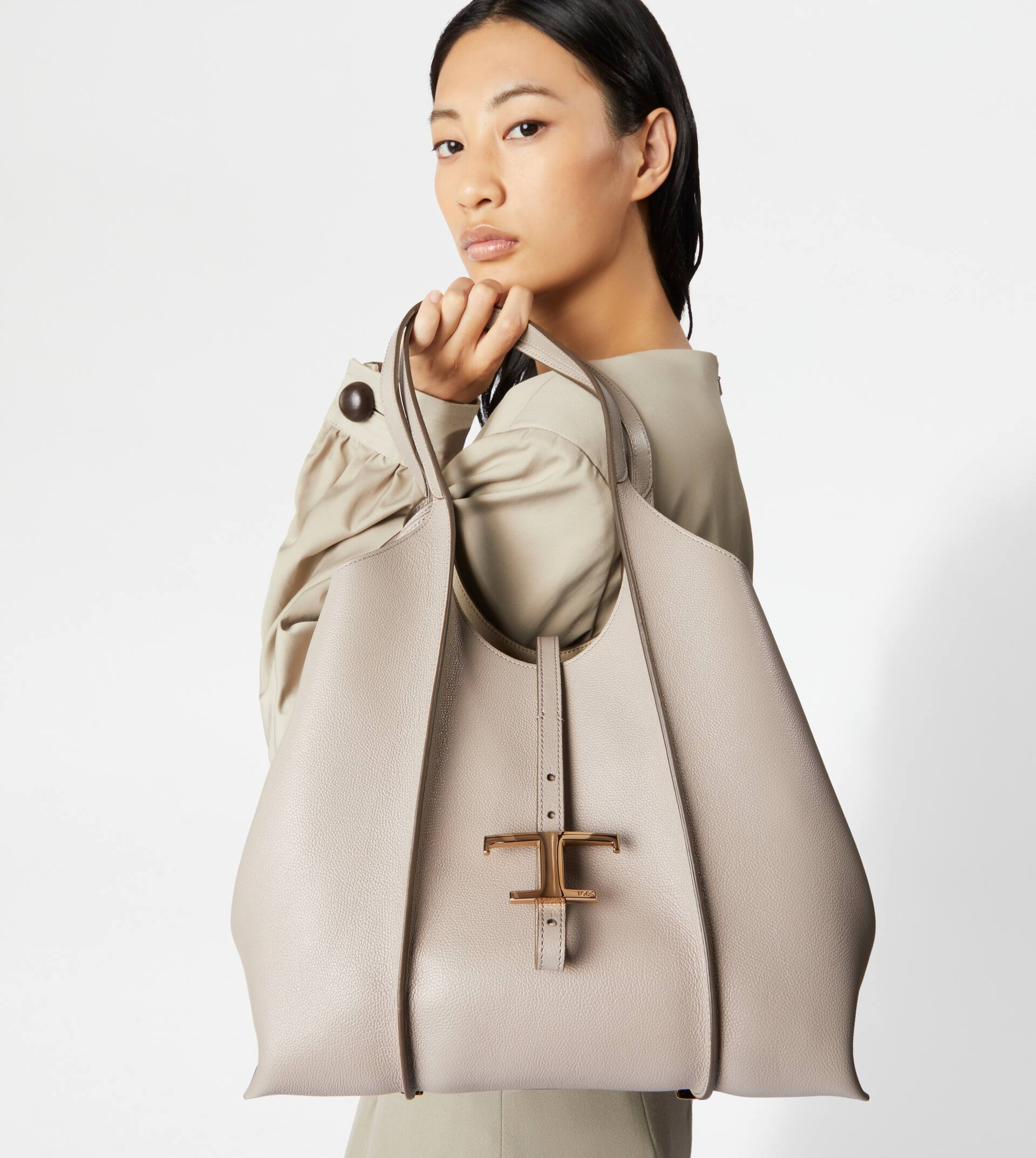 T TIMELESS SHOPPING BAG IN LEATHER SMALL - GREY - 5