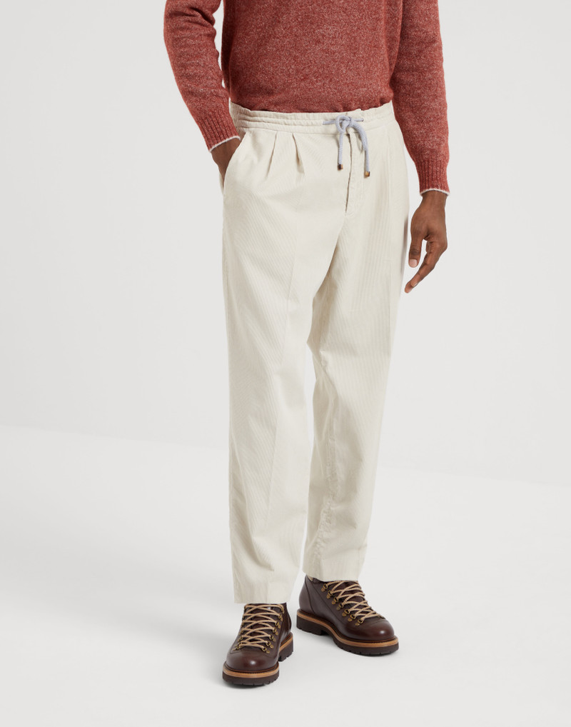 Garment-dyed leisure fit trousers in cotton narrow wale corduroy with drawstring and double pleats - 1