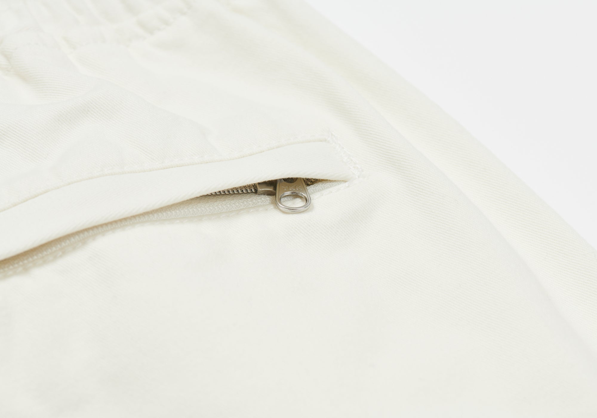 BASICALLY A WASHED COTTON SHORT WHITE - 5