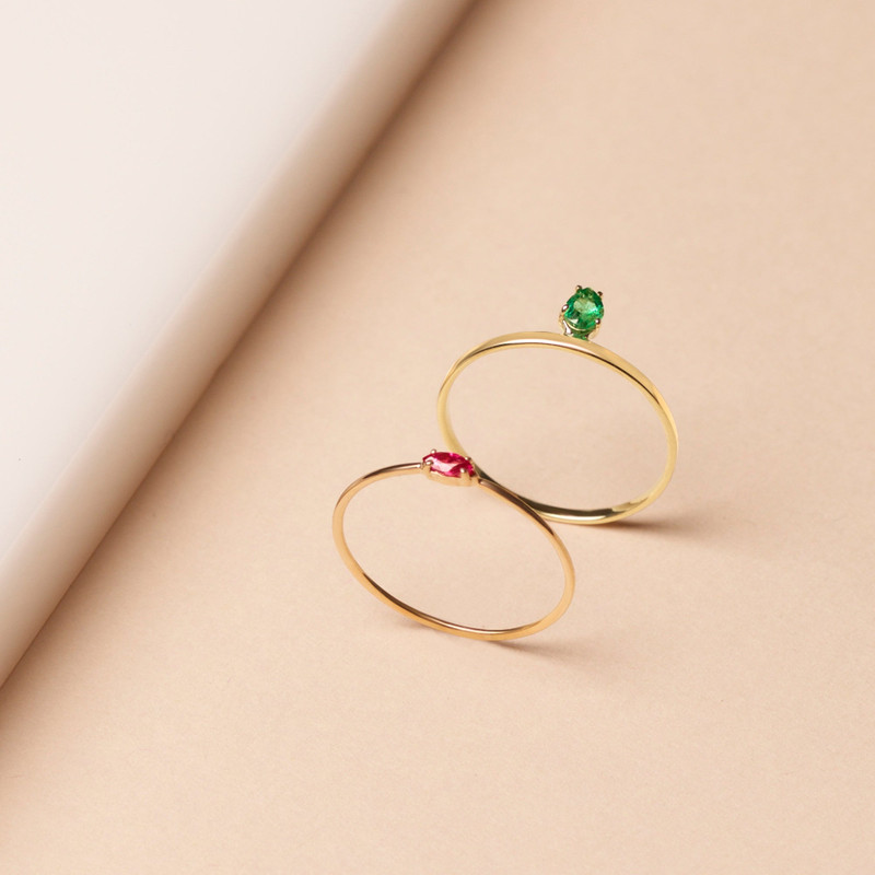 Pear Cut Emerald Flat Band Ring 5