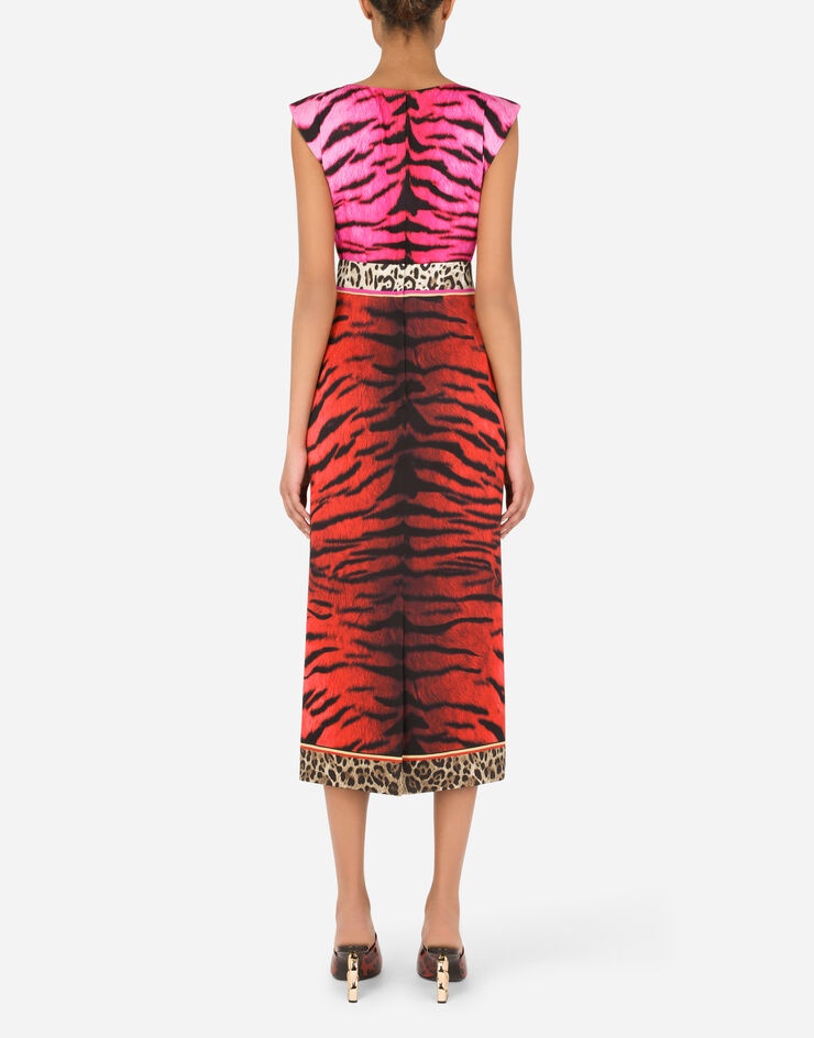 Charmeuse calf-length dress with tiger print - 2