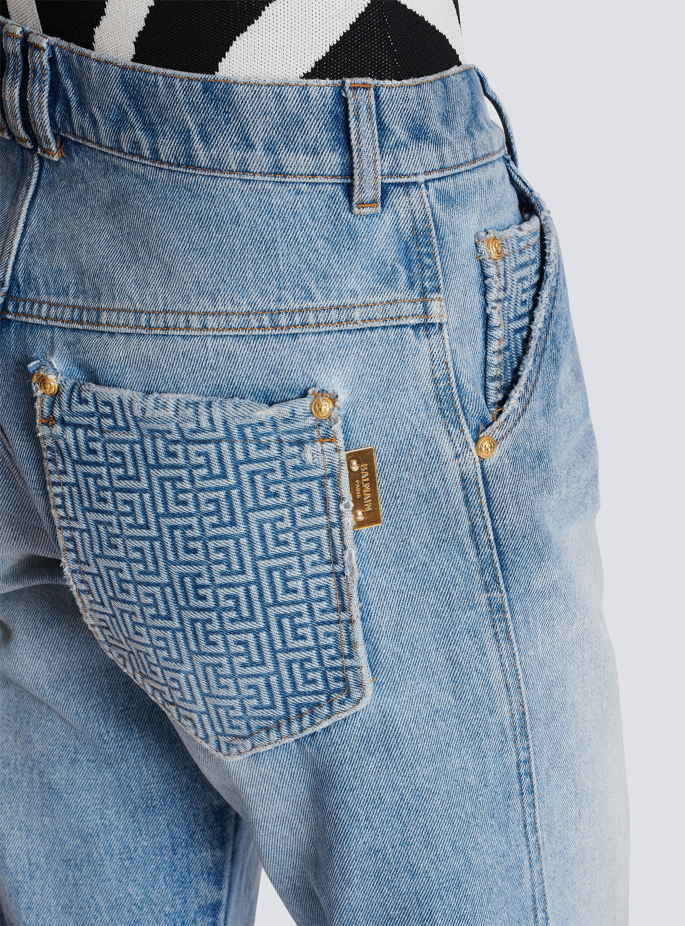 Wide-leg faded denim jeans - 7