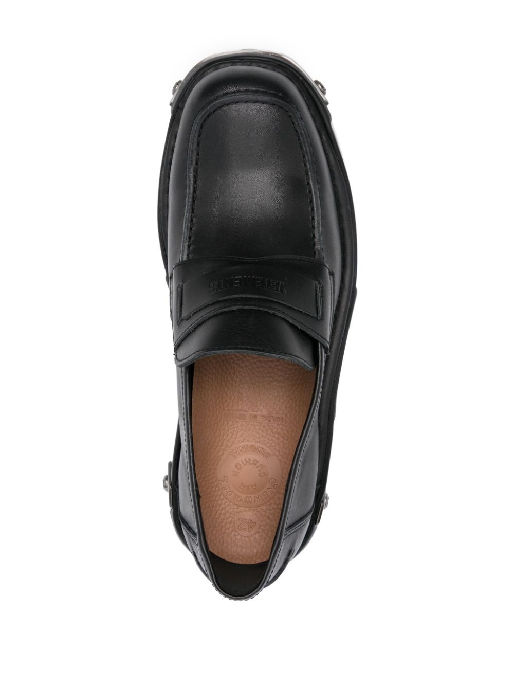 logo-embossed leather loafers - 4