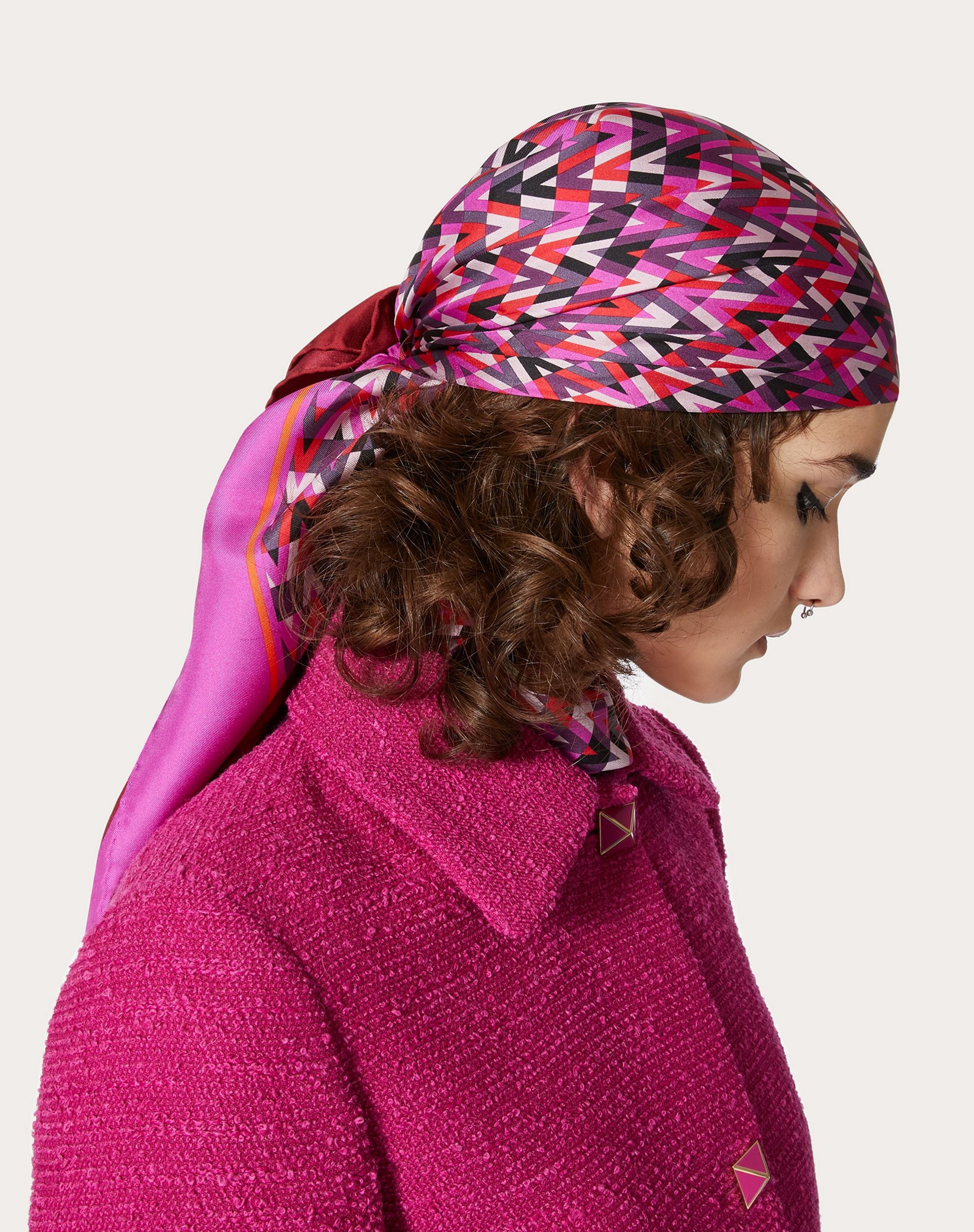 FOULARD WITH OPTICAL VALENTINO ARCHIVE 1973 PRINT IN SILK TWILL 90X90 CM - 4