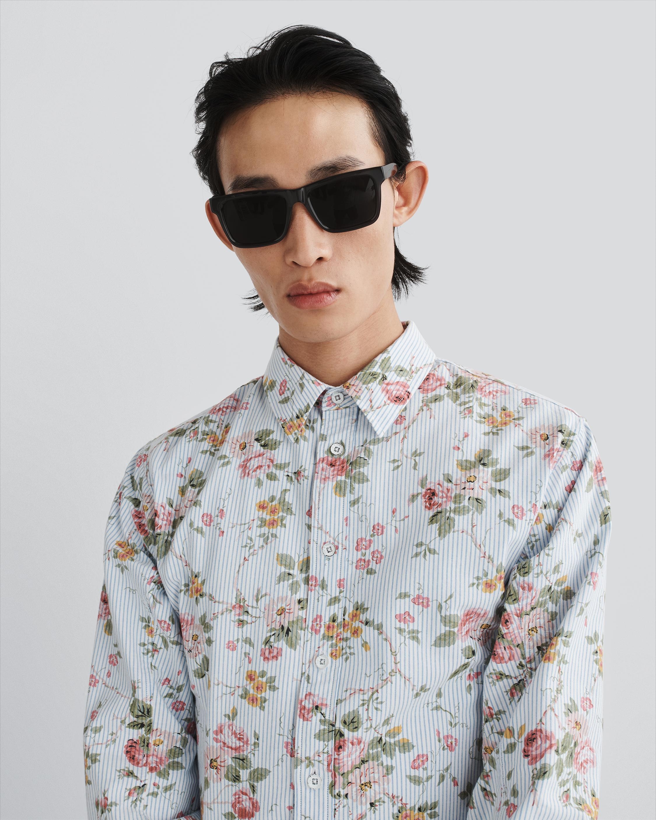 Laura Ashley Fit 2 Engineered Shirt
Classic Fit Button Down - 3