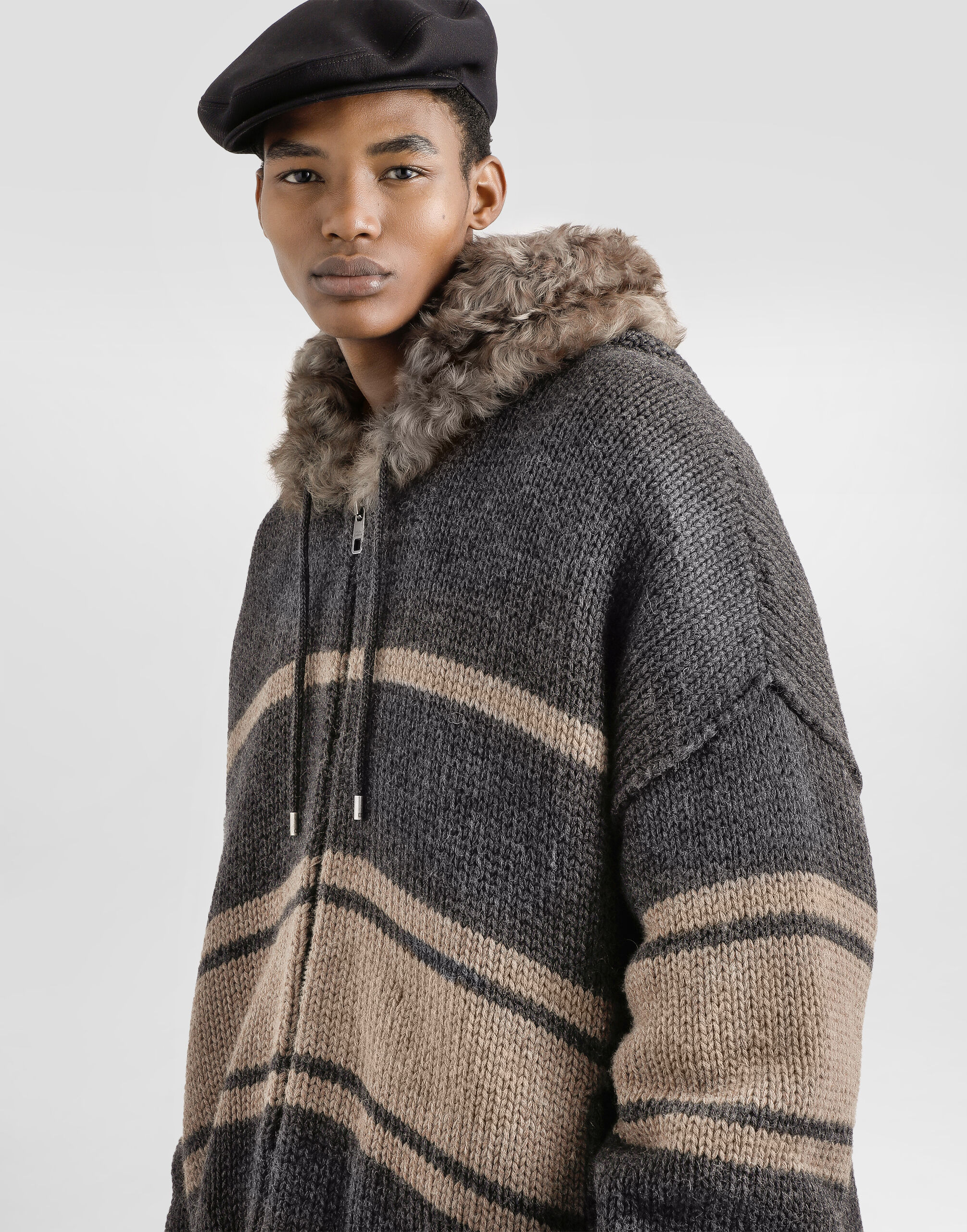 Knitted jacket with fur - 4