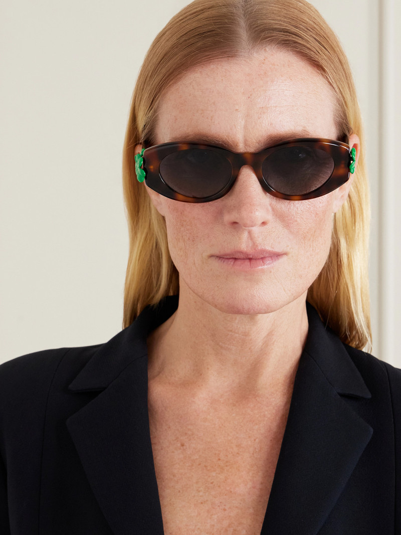 Dior Clover B1i Oval Sunglasses outlook