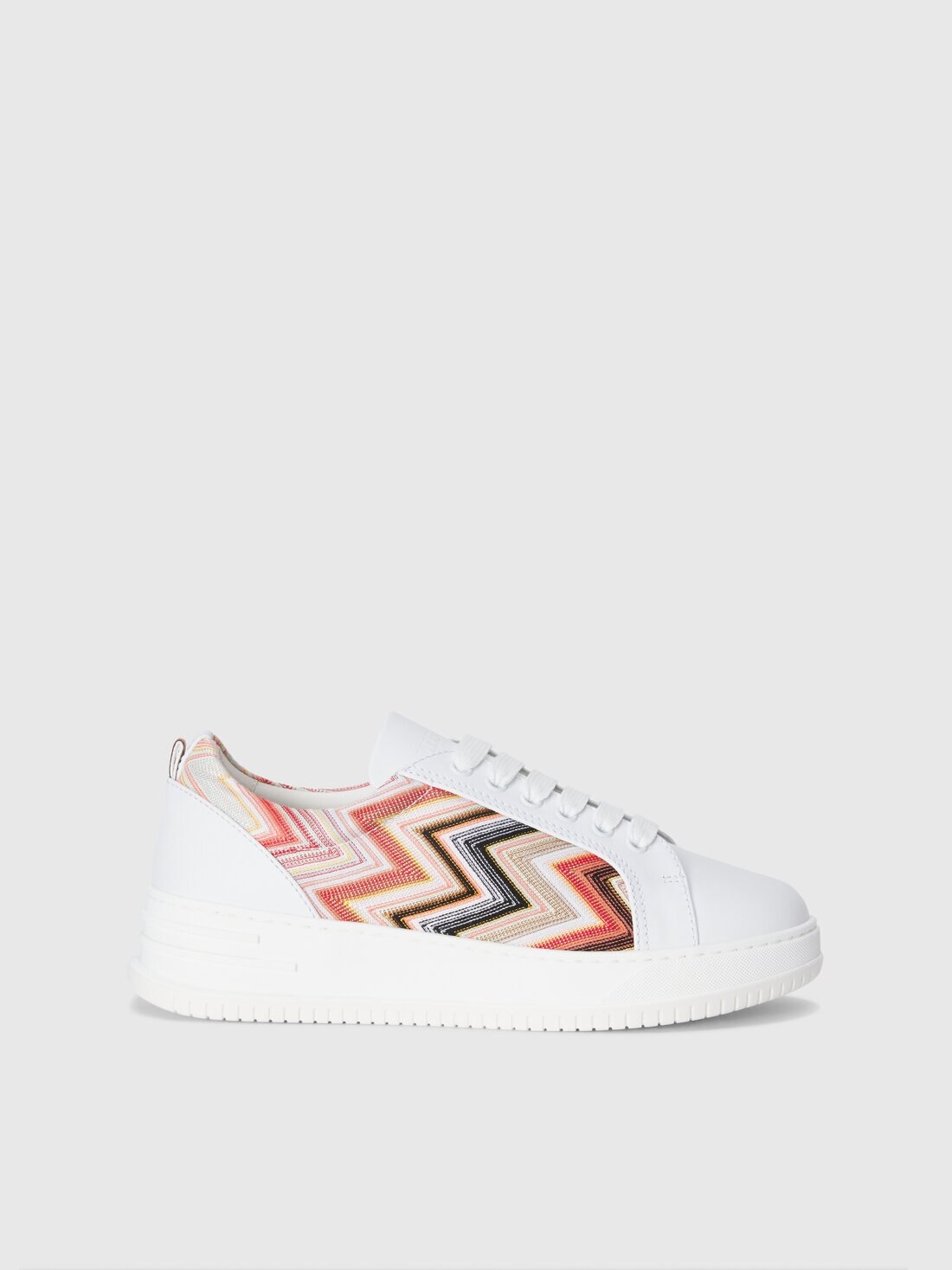 Sneakers with chevron insert - 1