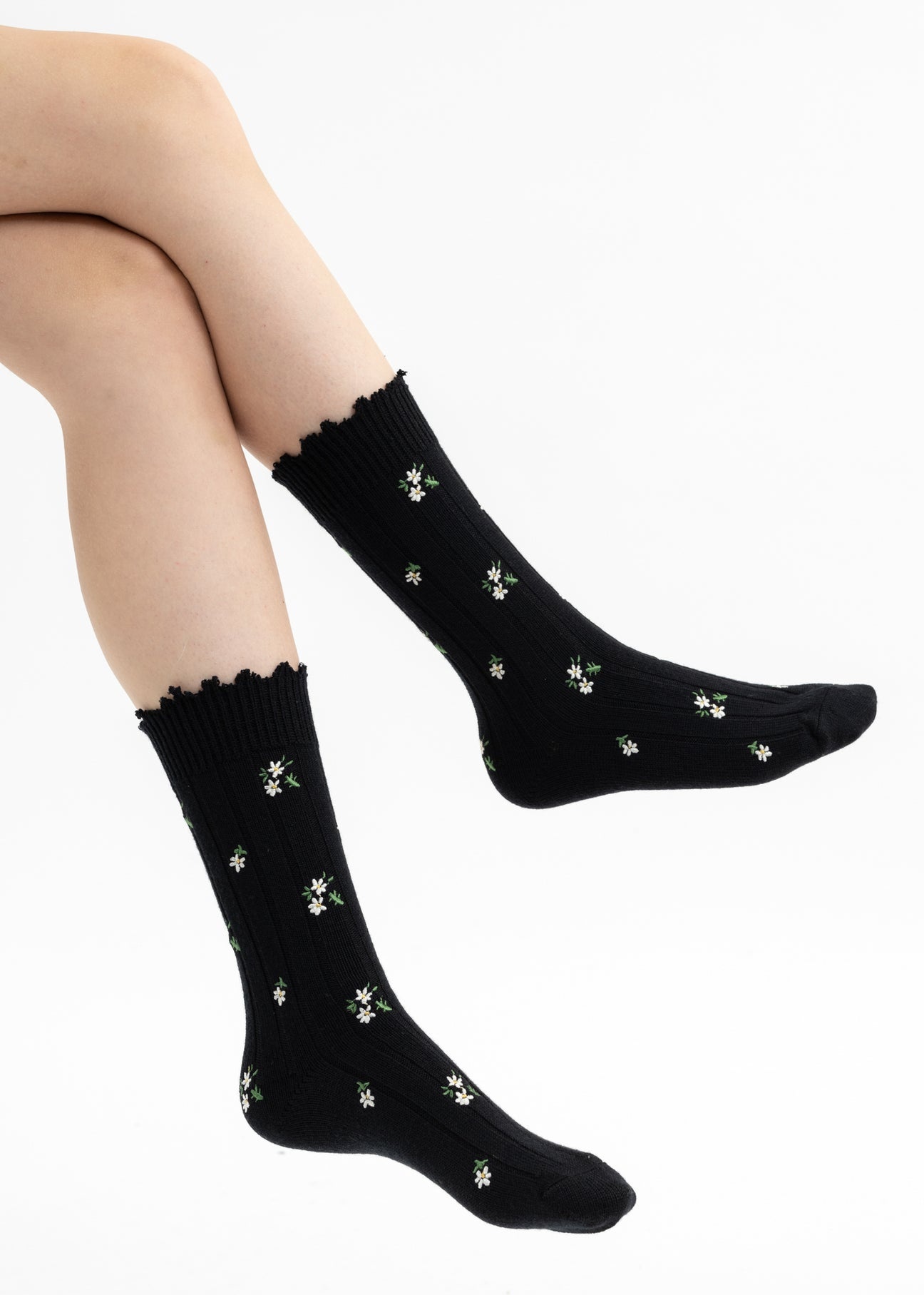 Black And White Embroidered Flora Socks - 5