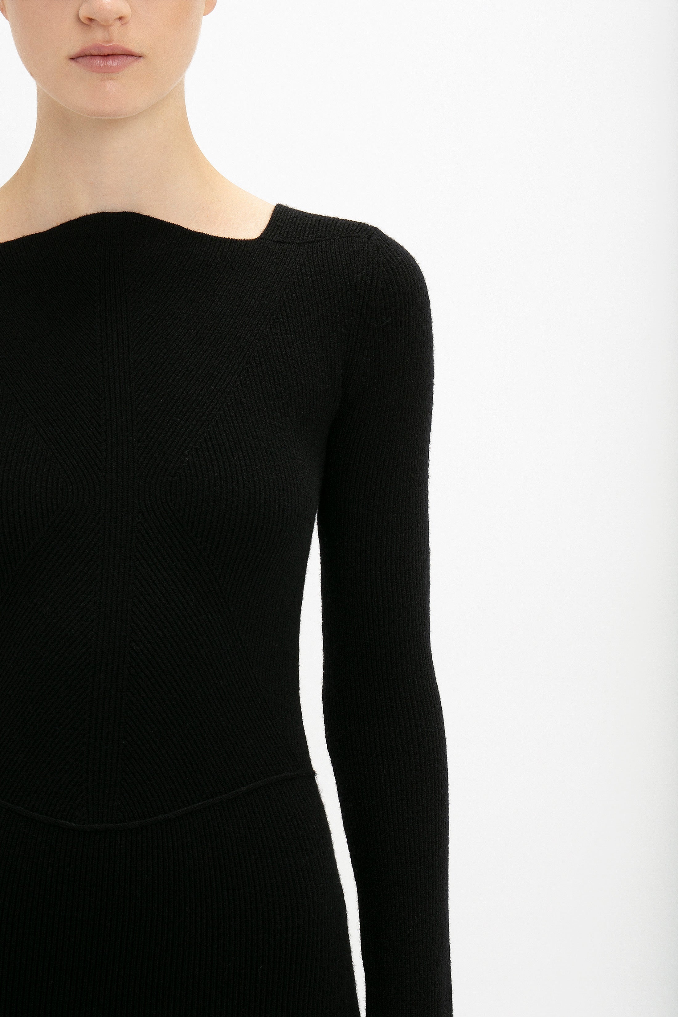 Knitted Circle Panel Dress In Black - 5