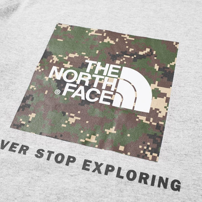 The North Face The North Face Raglan Redbox Tee outlook