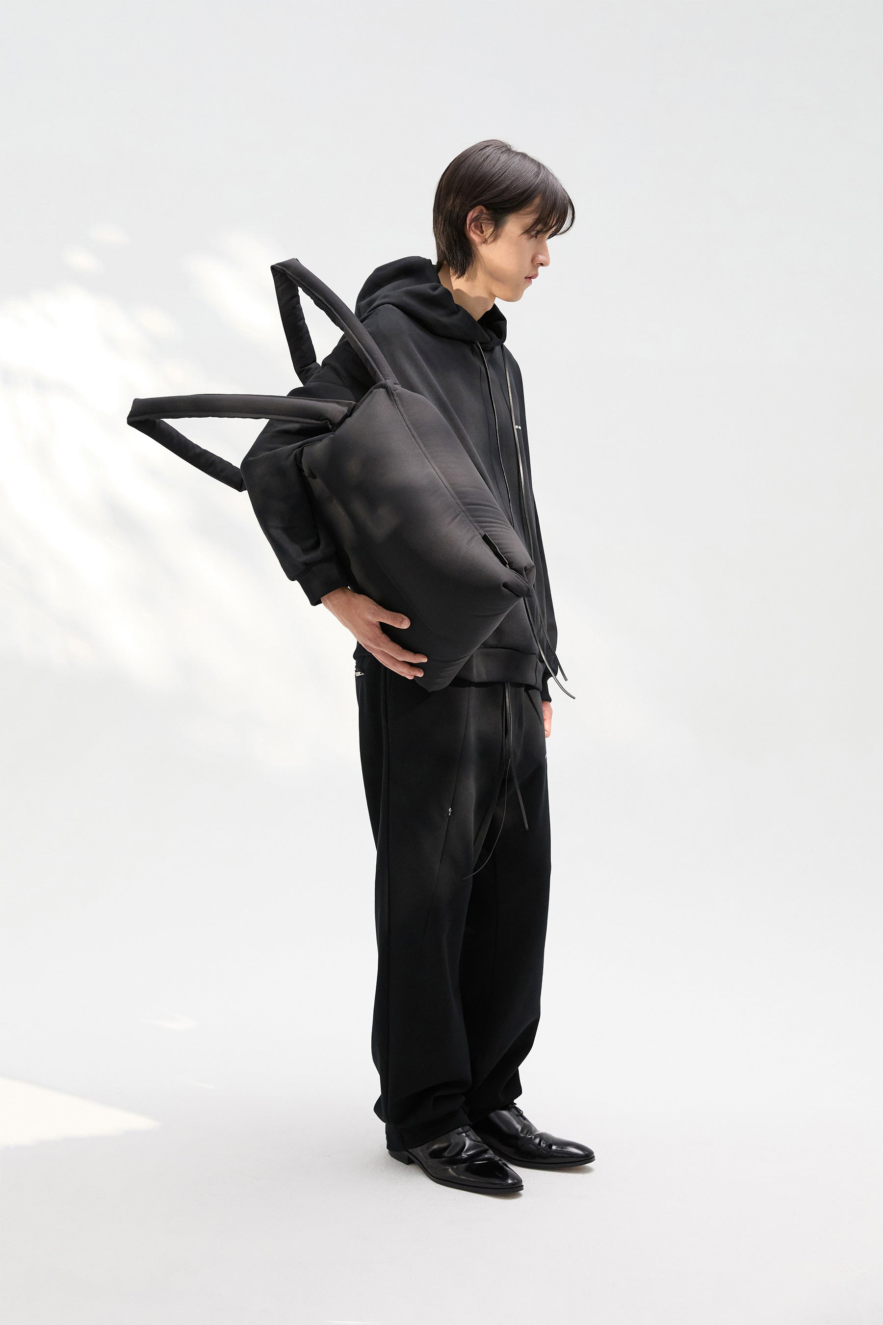 8.0 HOODIE RIGHT (BLACK) - 2