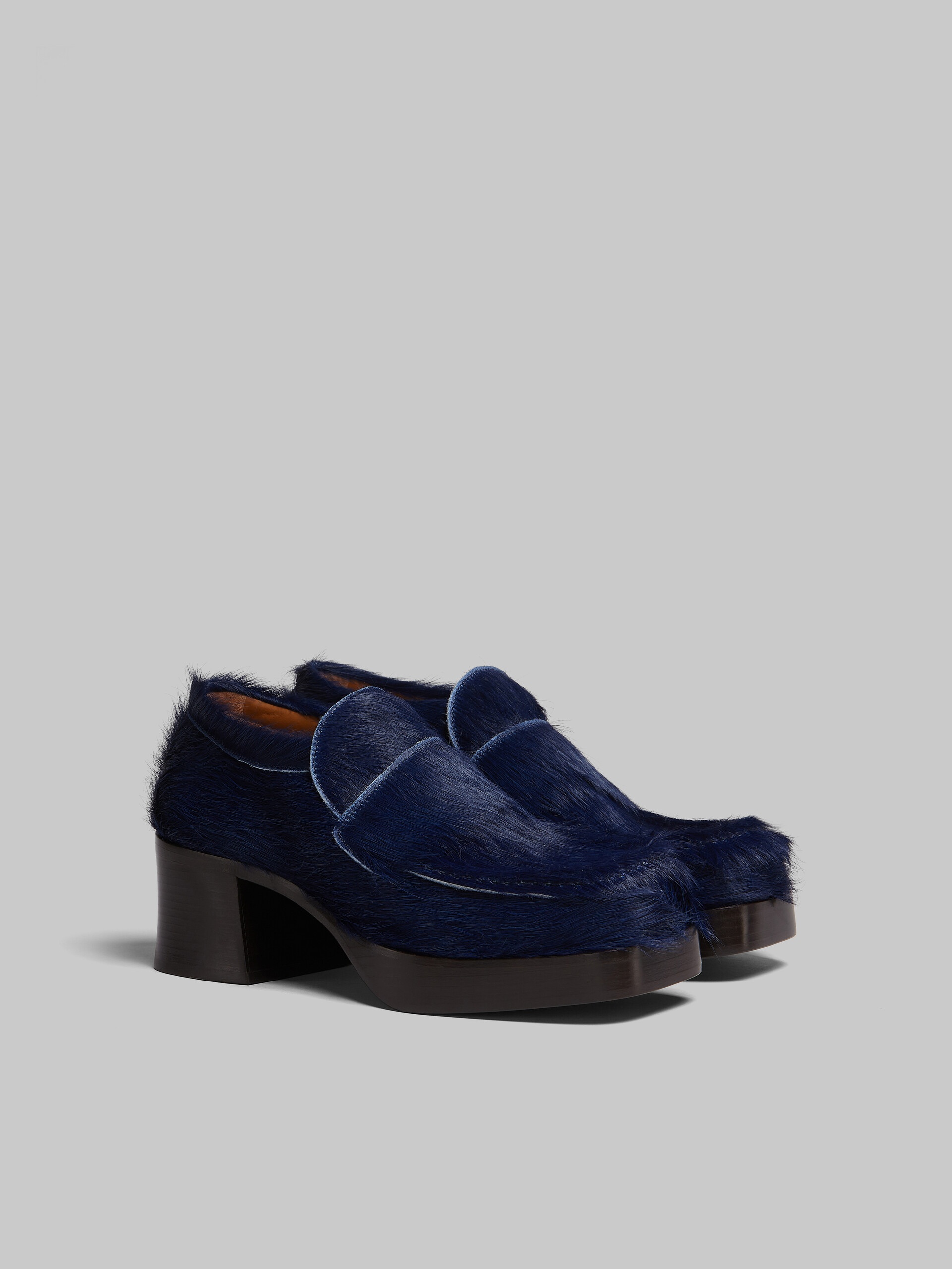 DARK BLUE LONG HAIR CALFSKIN HEELED LOAFER - 2