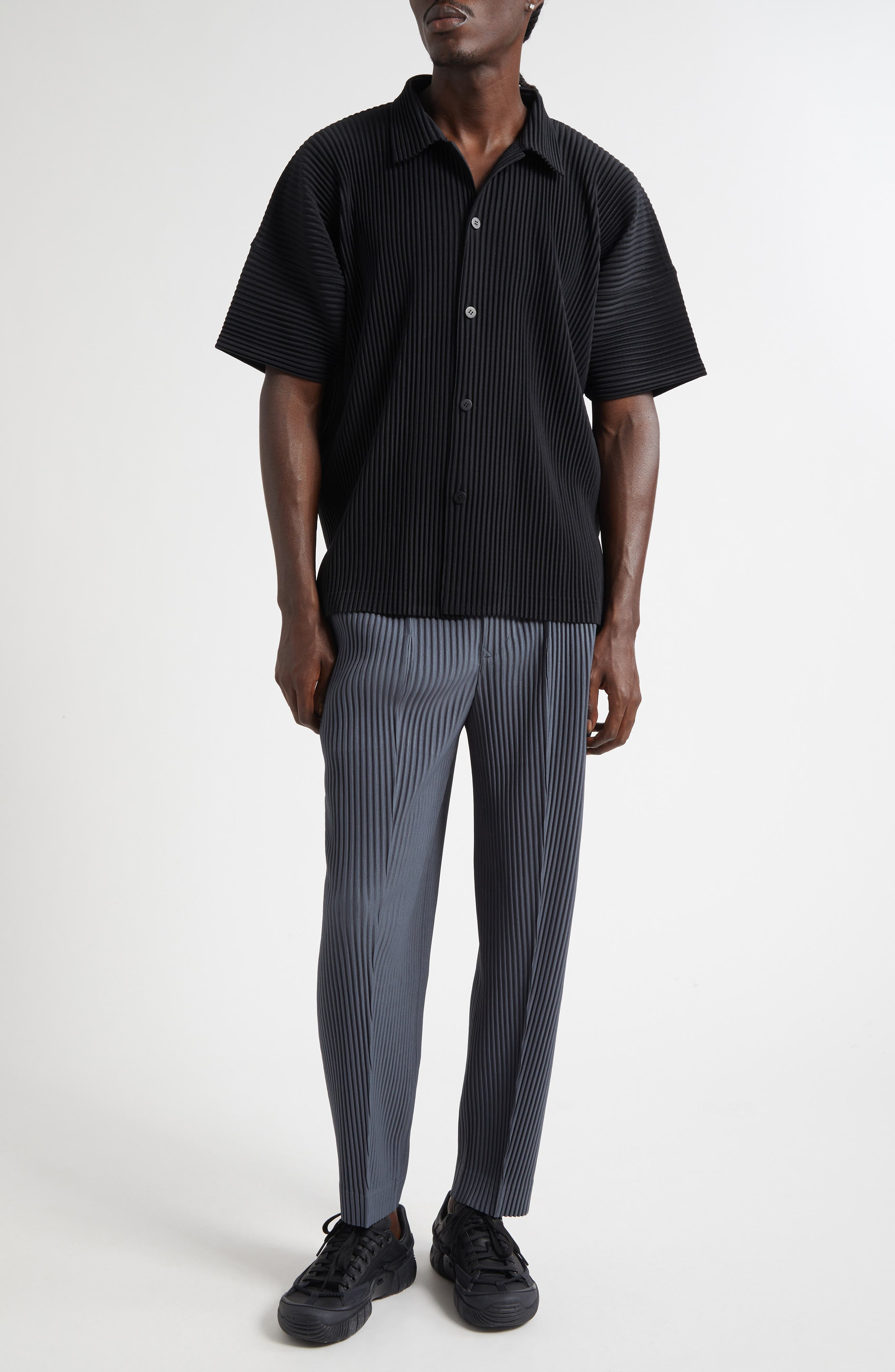 Homme Plissé Issey Miyake Monthly Colors July Pleated Pants in Chert Blue at Nordstrom - 2