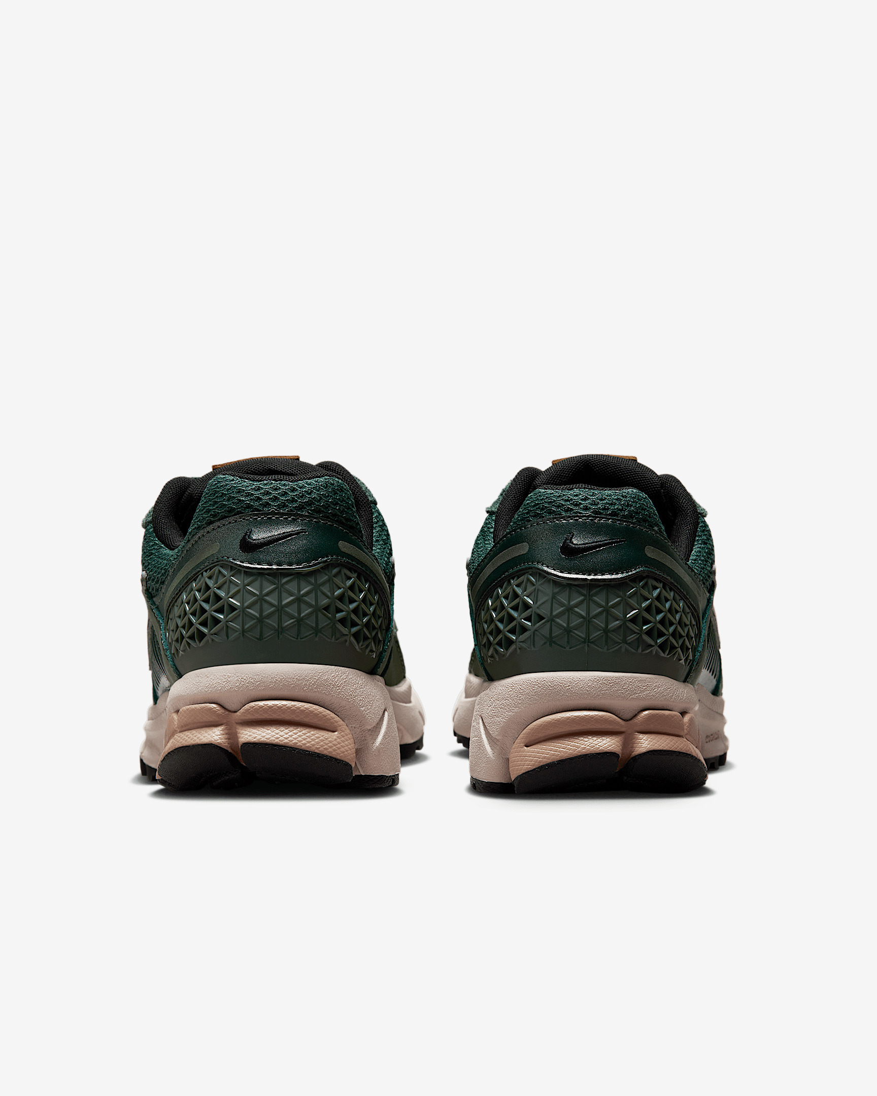 Nike Zoom Vomero 5 Women's Shoes - 6