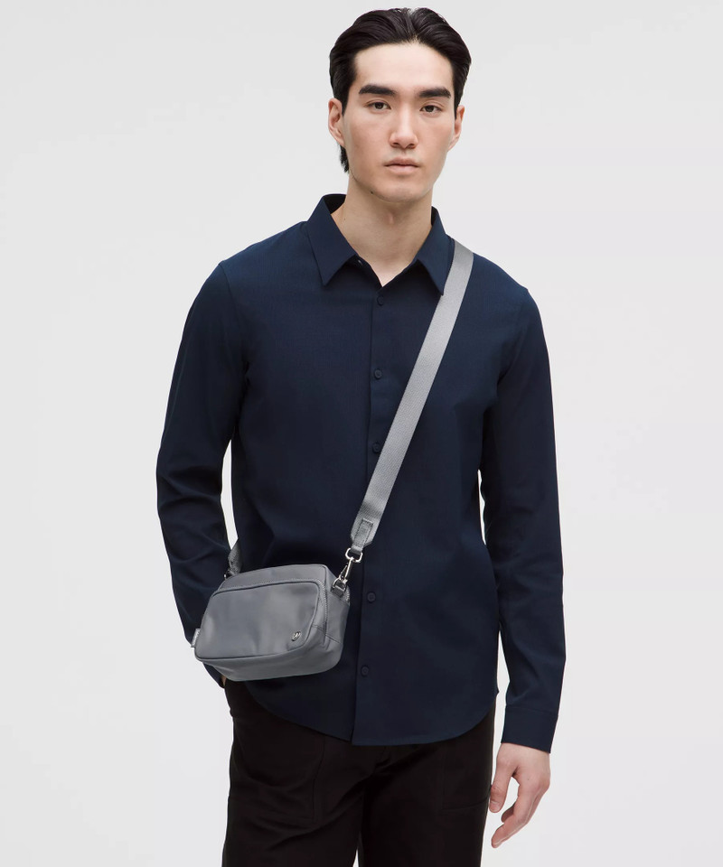 Everywhere Crossbody Bag 2L *Metal Hardware 5