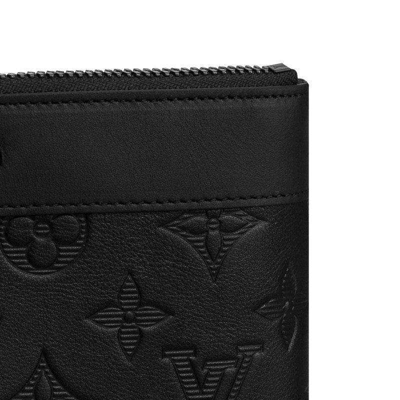 Louis Vuitton Discovery Pochette PM outlook