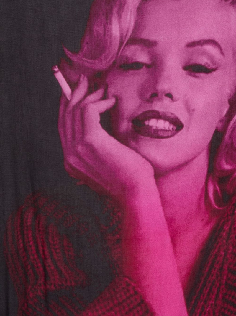 Faliero Sarti Marilyn scarf outlook