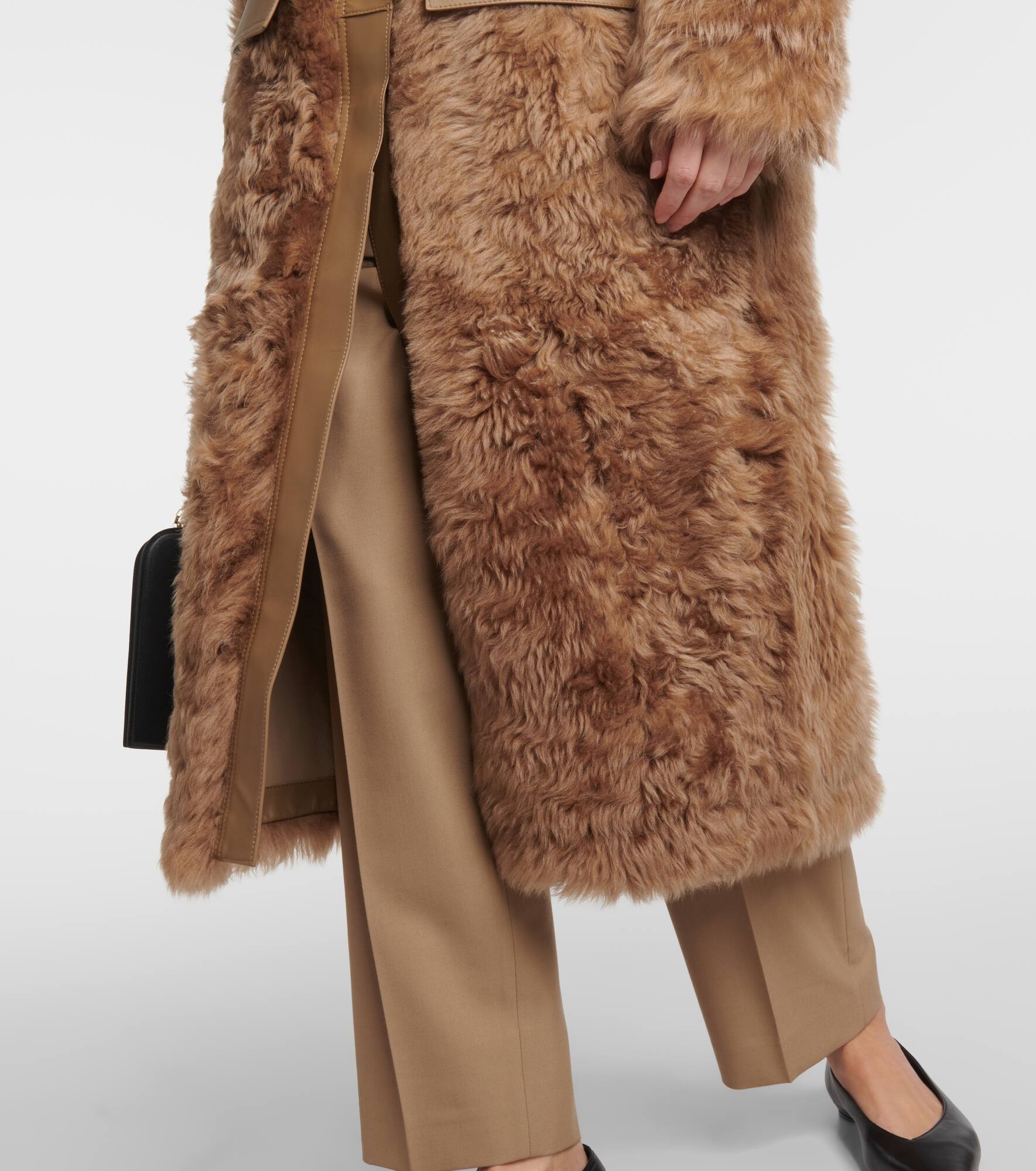 Leather-trimmed shearling coat - 5