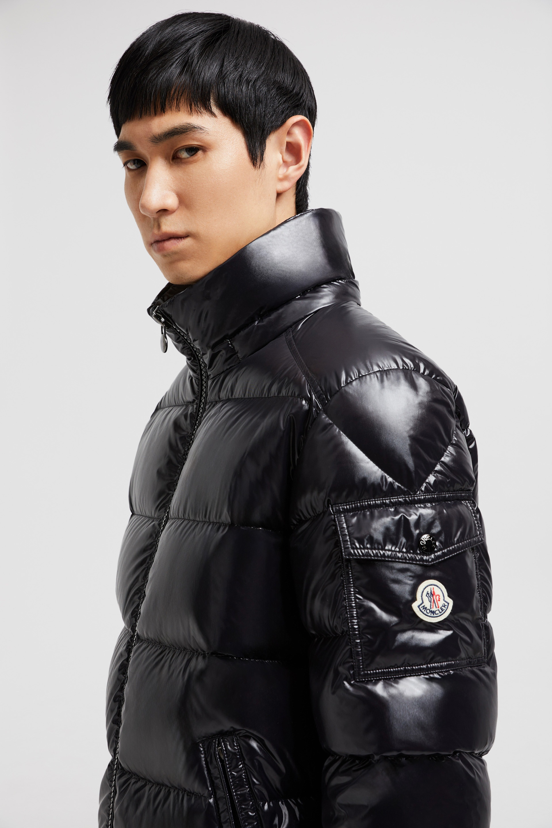 MONCLER｜DOWN JACKETS (1A00142 68950 032) Black Montcla Hooded Short Down Jacket - Short Down Jackets
